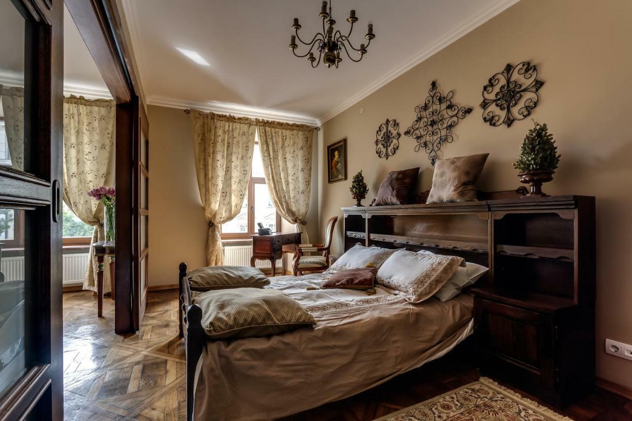 Apartment On Rynok Square 利沃夫 外观 照片