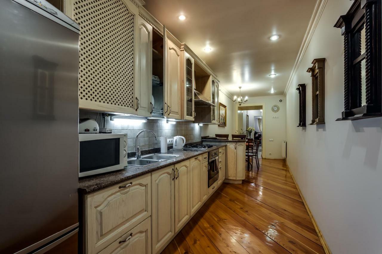 Apartment On Rynok Square 利沃夫 外观 照片